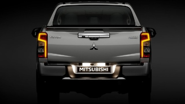2022 Mitsubishi Triton black