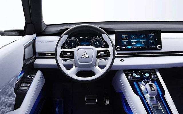 2023 Mitsubishi Triton interior