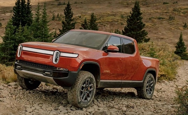 2023 Rivian R1T front view