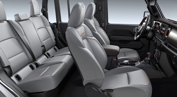 2024 Jeep Gladiator 4xe Plug-In Hybrid interior space