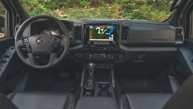 2024 Nissan Frontier interior